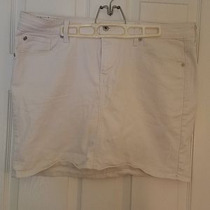 Denizen by Levi's White Denim Skirt Size 18